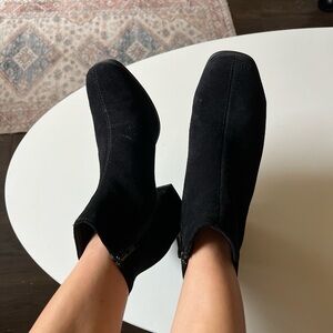 Vagabond Black Suede Ankle Booties size 37